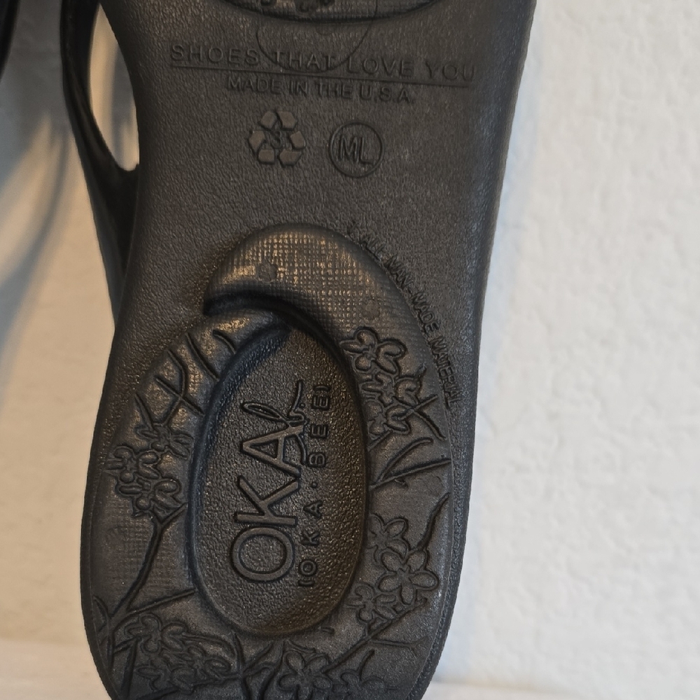 OKA b. Black Women's Sandals with Floral Accent. Size ML - Picture 12 of 16